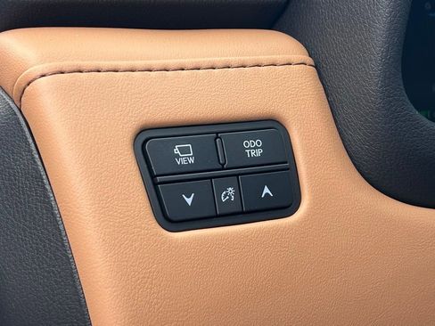 New 2026 Lexus LX 600 4WD w/ Luxury Package image 20