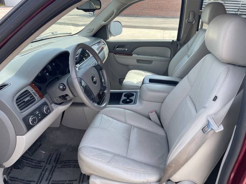Used 2010 Chevrolet Suburban LT AWD/4WD image 9