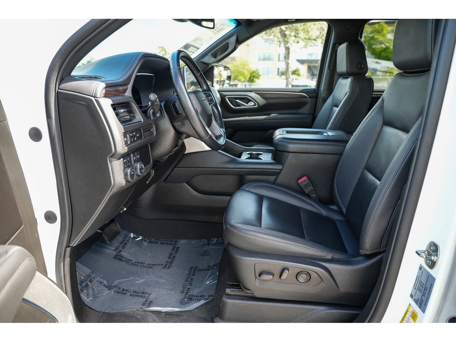 Used 2023 Chevrolet Suburban Z71 AWD/4WD image 16