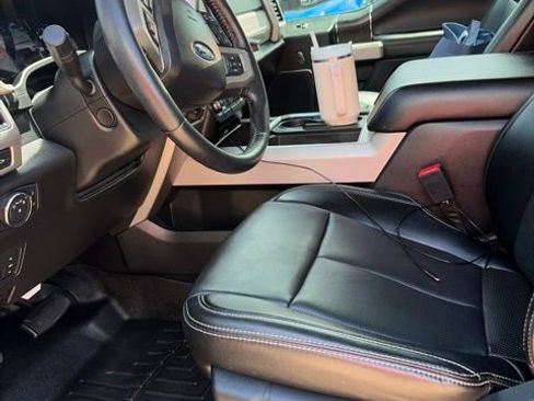 Used 2021 Ford F250 Lariat w/ Lariat Ultimate Package AWD/4WD image 2