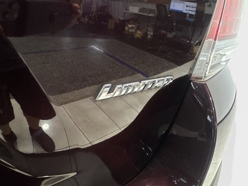 Used 2013 Toyota Highlander Limited AWD/4WD image 24