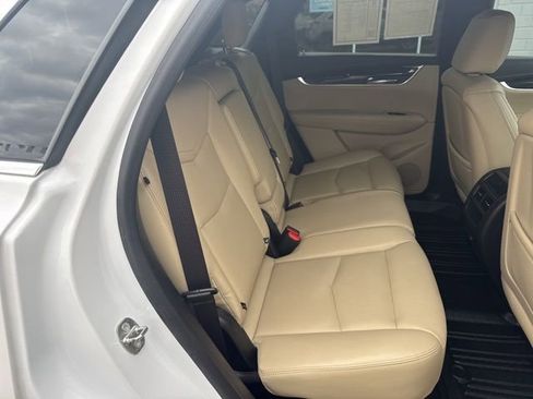 Used 2018 Cadillac XT5 AWD image 35