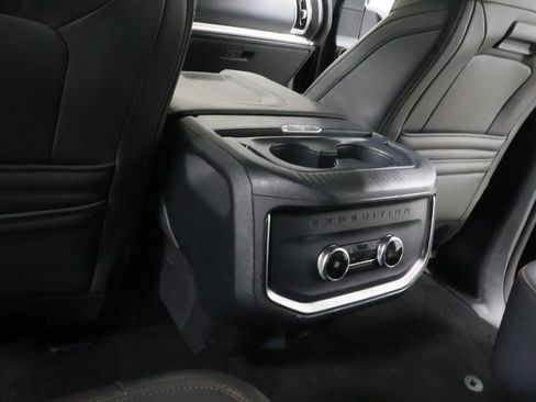 Used 2025 Ford Expedition Active image 27