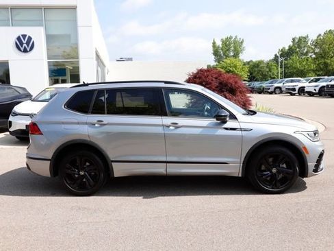 Used 2024 Volkswagen Tiguan SE R-Line w/ MDO Package, Two-Row AWD/4WD image 2