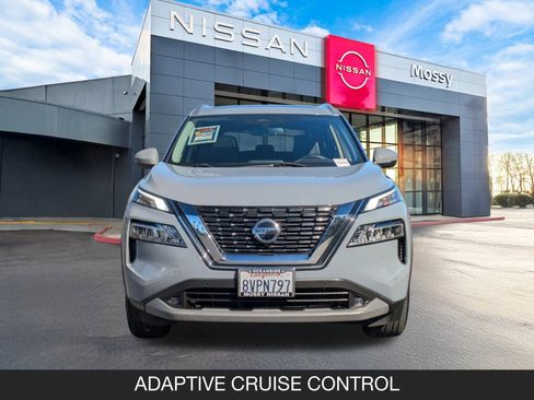 Used 2021 Nissan Rogue SL w/ Premium Package image 4