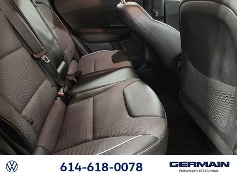 Used 2022 Kia Niro EX image 22