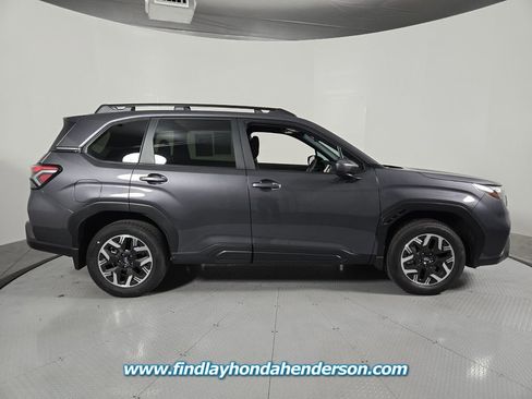 Used 2026 Subaru Forester Premium w/ Base/Premium Package image 7