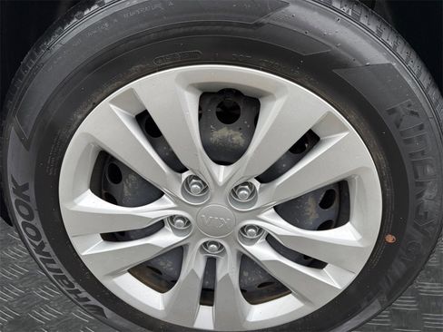 Certified 2021 Kia Soul LX image 22