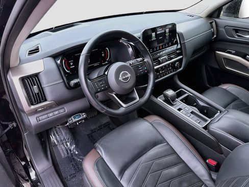 Used 2022 Nissan Pathfinder Platinum w/ Cargo Package FWD image 27