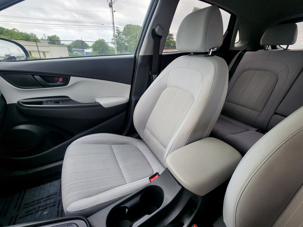 Used 2023 Hyundai Kona SEL w/ Cargo Package FWD image 31
