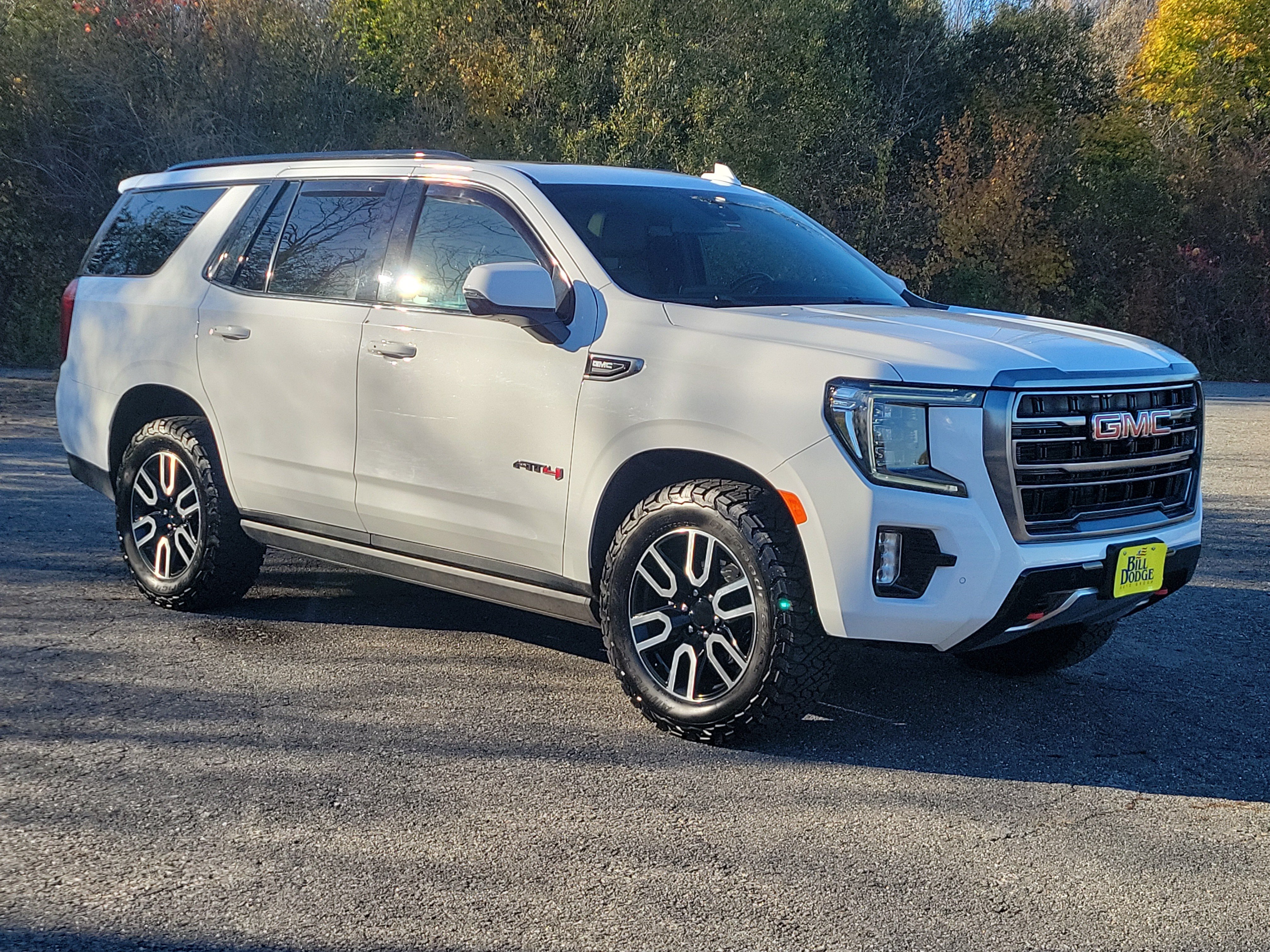 Used 2023 GMC Yukon AT4 w/ AT4 Premium Package AWD/4WD image 3