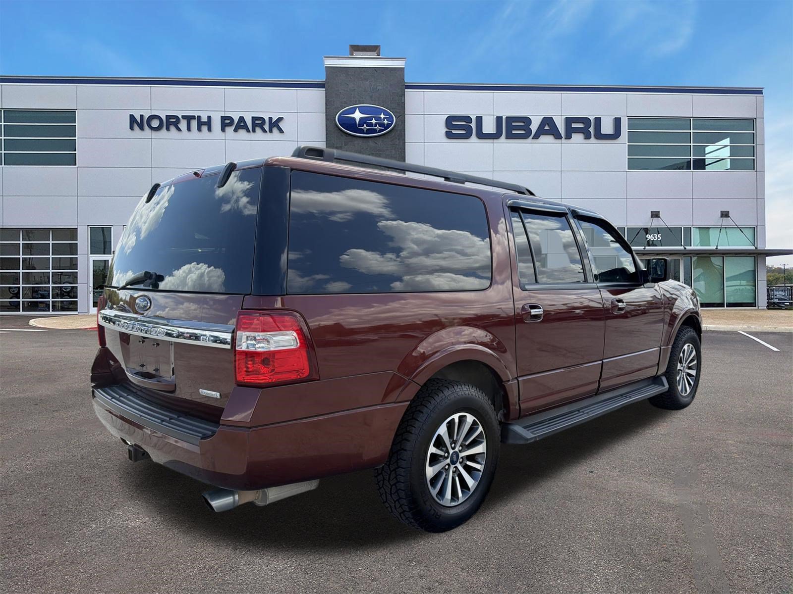 Used 2017 Ford Expedition EL XLT RWD image 3