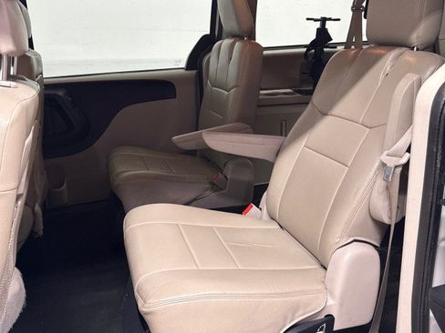 Used 2016 Dodge Grand Caravan SXT FWD image 35
