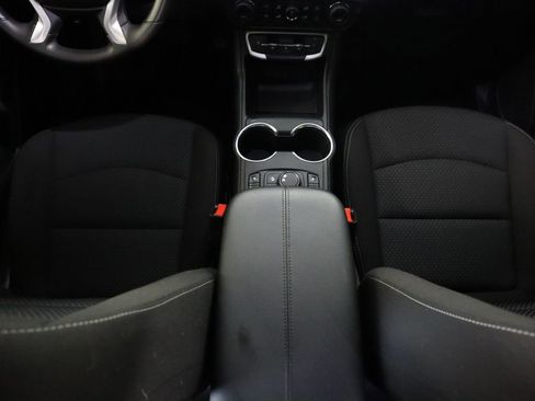 Used 2023 GMC Terrain SLE w/ Driver Convenience Package image 16