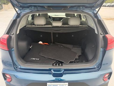 Used 2020 Kia Niro LXS image 9