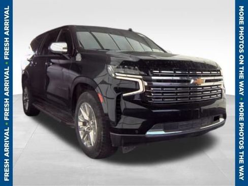 Used 2023 Chevrolet Suburban Premier AWD/4WD image 1