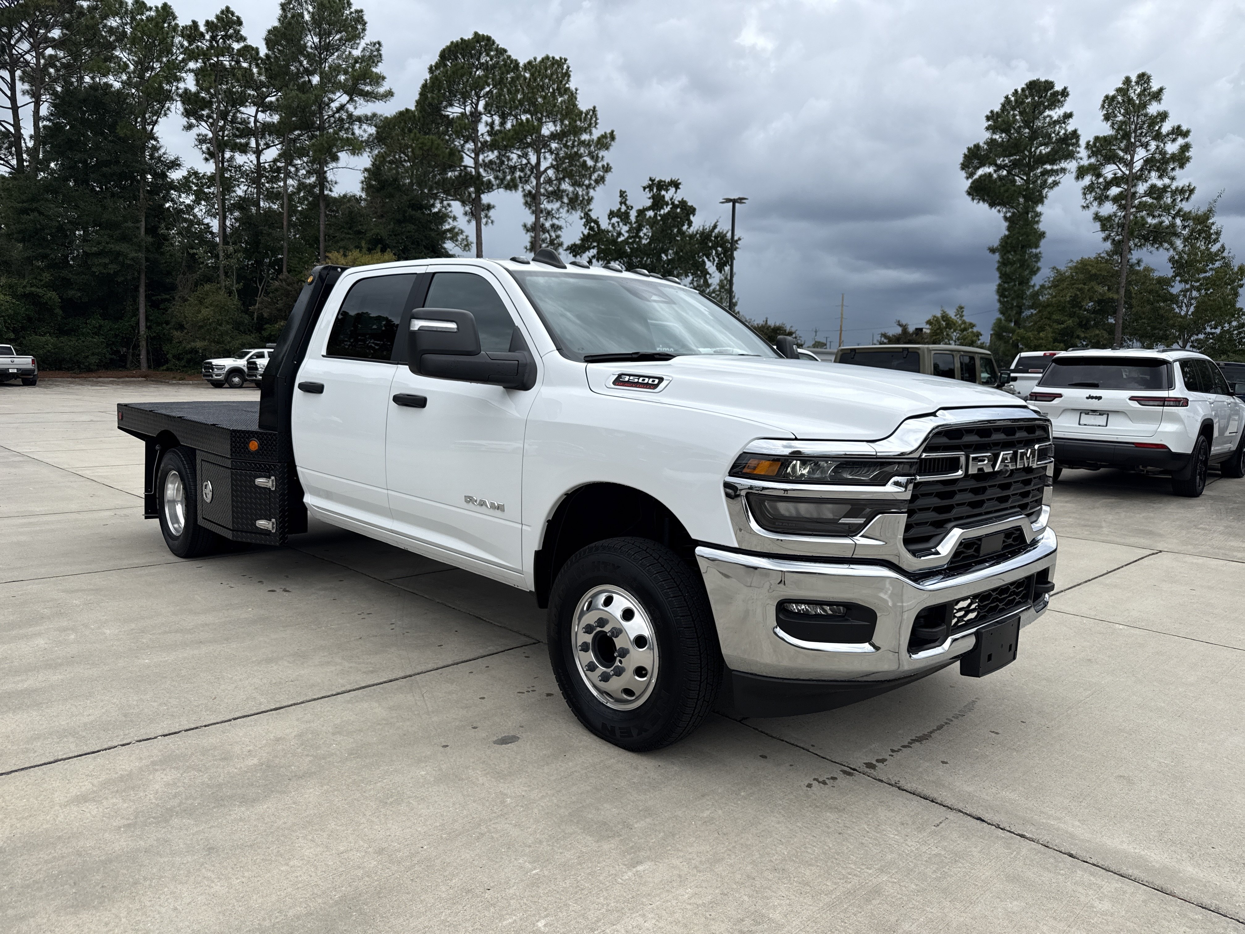 Used 2025 RAM 3500 Big Horn AWD/4WD image 2