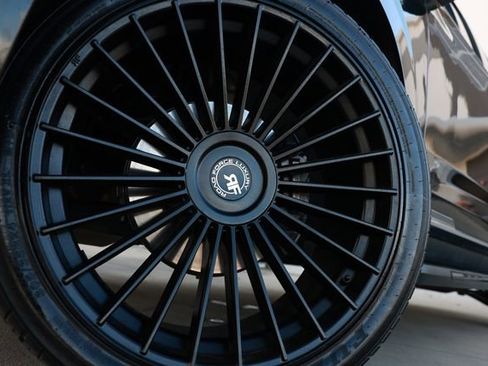 Used 2023 Cadillac Escalade ESV Luxury RWD image 38