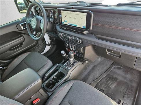 Used 2026 Jeep Wrangler Rubicon AWD/4WD image 26