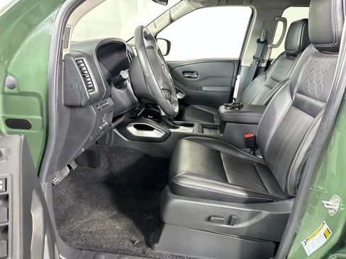 Used 2024 Nissan Frontier SL w/ Technology Package image 11