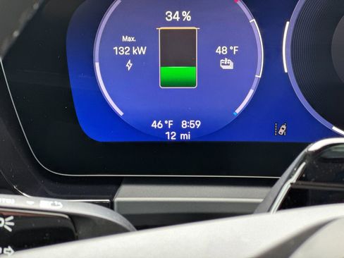 New 2026 Porsche Macan 4S Electric image 31