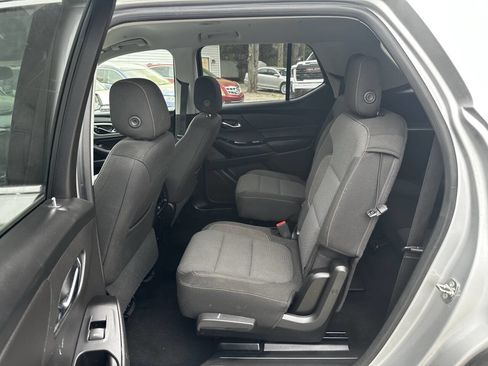 Used 2018 Chevrolet Traverse LT image 14