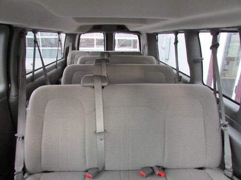 Used 2016 Chevrolet Express 3500 LT w/ LT Preferred Equipment Group image 7