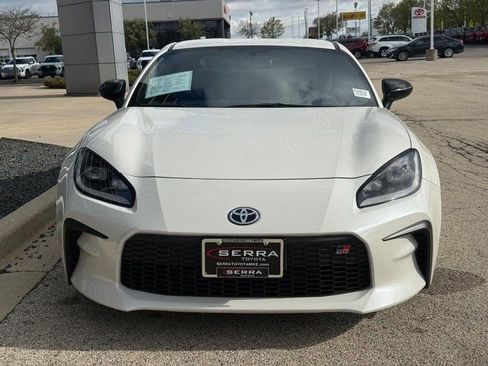 Used 2024 Toyota GR86 RWD image 8