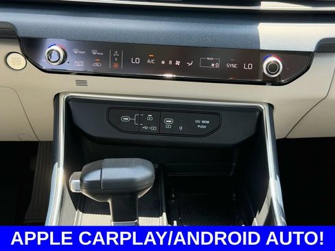 Used 2025 Kia Carnival EX FWD image 15