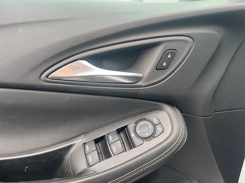 Used 2025 Buick Encore GX Preferred image 9