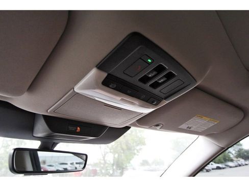 Used 2025 Nissan Pathfinder Platinum FWD image 21