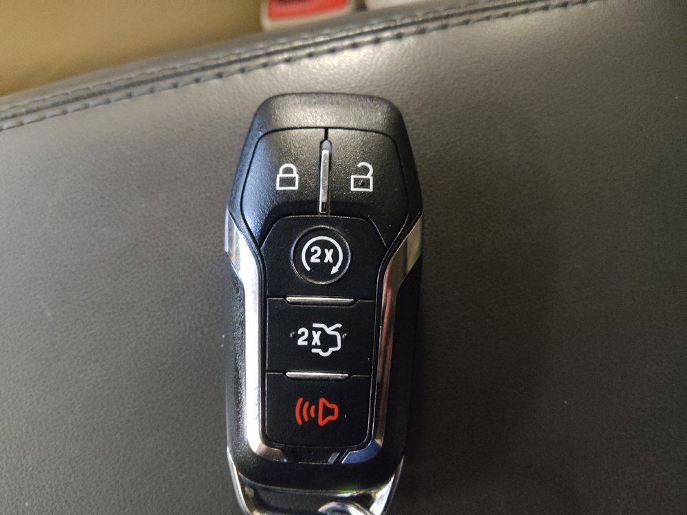 Used 2016 Lincoln MKX Select w/ Select Plus Package FWD image 32