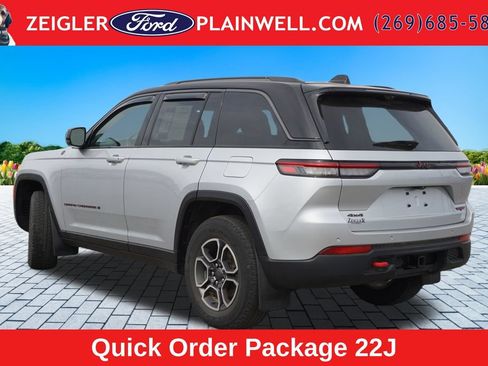 Used 2022 Jeep Grand Cherokee Trailhawk w/ ADV Protech Group II AWD/4WD image 3