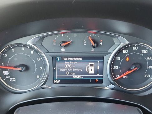 Used 2024 GMC Terrain SLE w/ Driver Convenience Package image 18