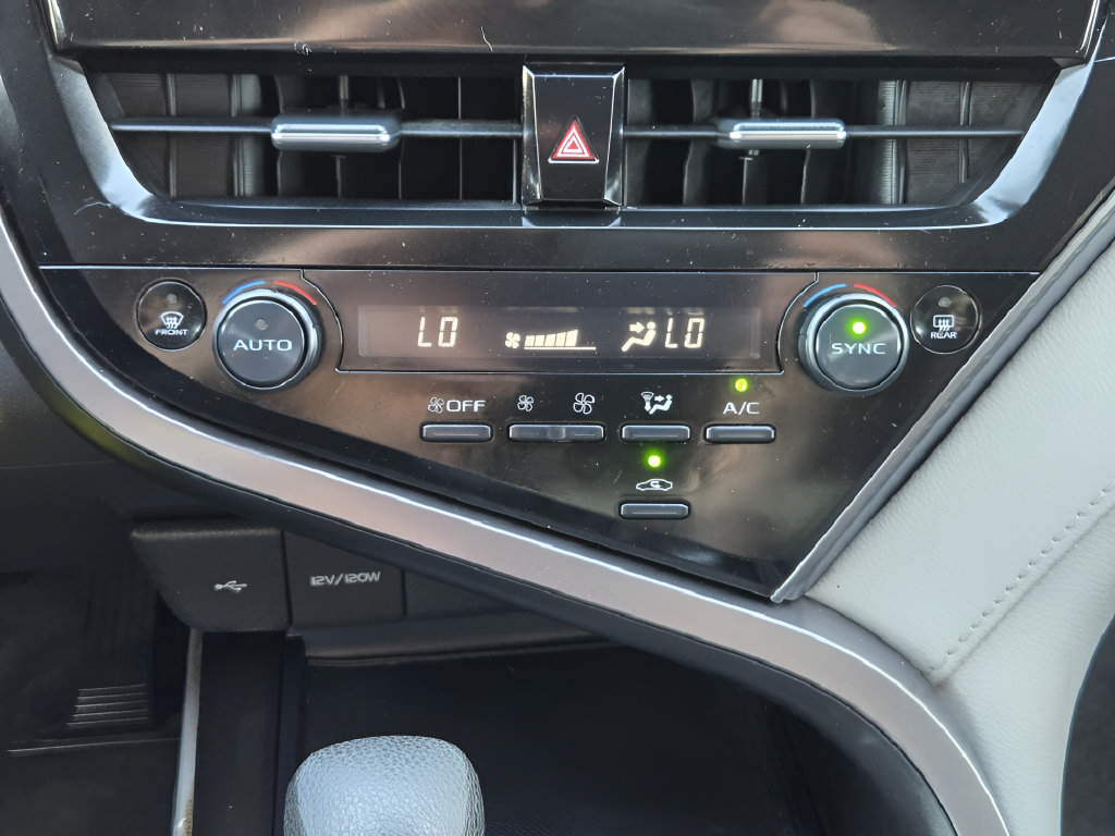 Used 2023 Toyota Camry LE FWD image 14