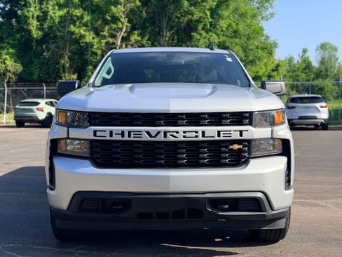 Used 2020 Chevrolet Silverado 1500 Custom w/ Custom Value Package AWD/4WD image 3