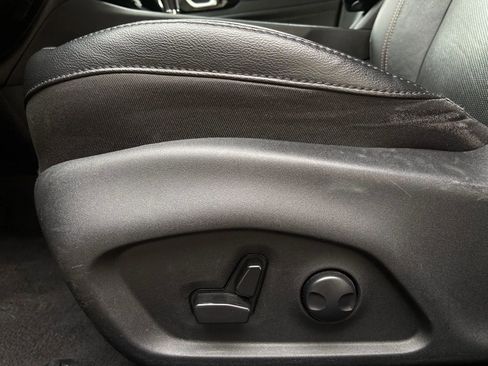 Used 2023 Jeep Compass Limited AWD/4WD image 12