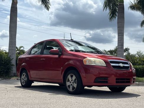 Used 2009 Chevrolet Aveo LT w/ Power and Convenience Package FWD image 4