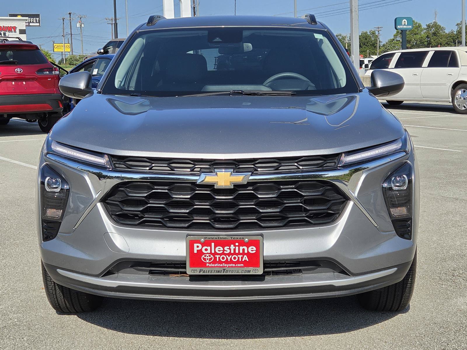 Used 2026 Chevrolet Trax LT FWD image 2