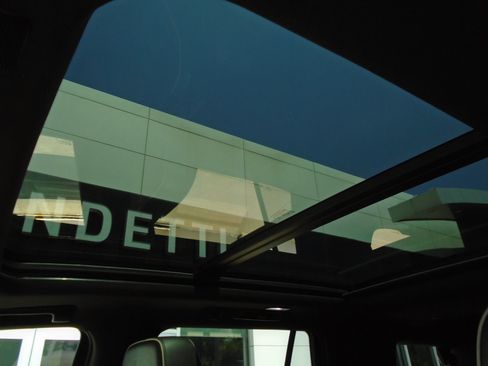 Used 2023 GMC Yukon SLT AWD/4WD image 82