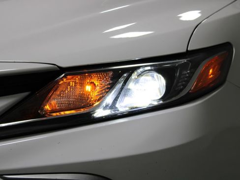 Used 2021 Toyota Camry LE image 44