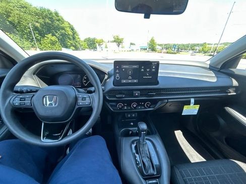 Used 2026 Honda HR-V LX image 24