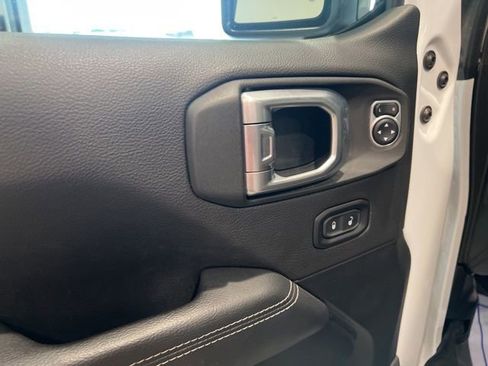 Used 2020 Jeep Wrangler Unlimited Rubicon w/ Dual Top Group image 11