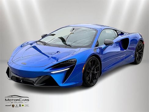 New 2025 McLaren Artura image 1
