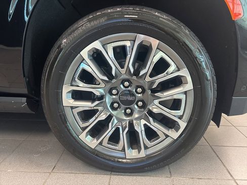 Used 2023 GMC Yukon XL Denali Ultimate w/ LPO, Floor Liner Package image 12