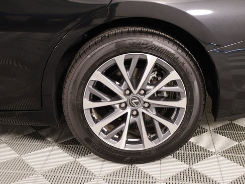 Used 2024 Lexus ES 350 w/ Accessory Package (Z2) image 18