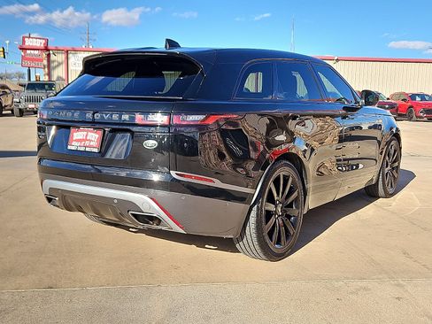 Used 2018 Land Rover Range Rover Velar R-Dynamic SE image 3