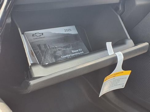 New 2025 Chevrolet Blazer EV LT image 10