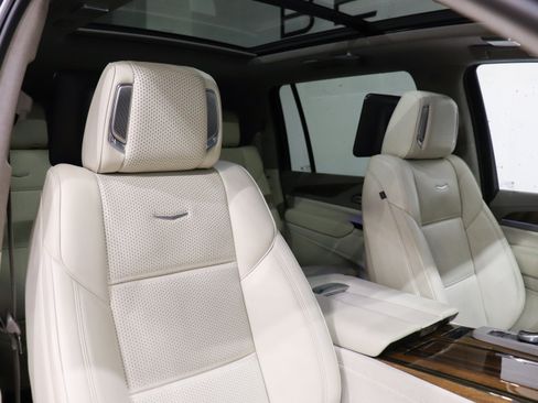 Certified 2022 Cadillac Escalade ESV Sport Platinum image 16