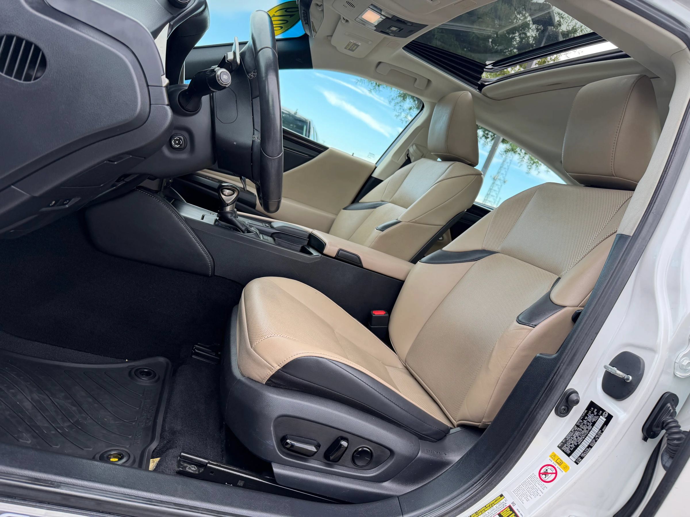 Used 2019 Lexus ES 350 w/ Premium Package FWD image 10